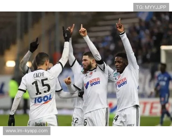 亚眠前锋传射频繁，火力逐渐恢复正常，亚眠球衣