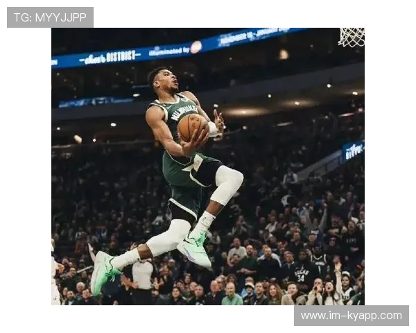 字母哥直播被儿子乱入，暖心瞬间引爆网友热议