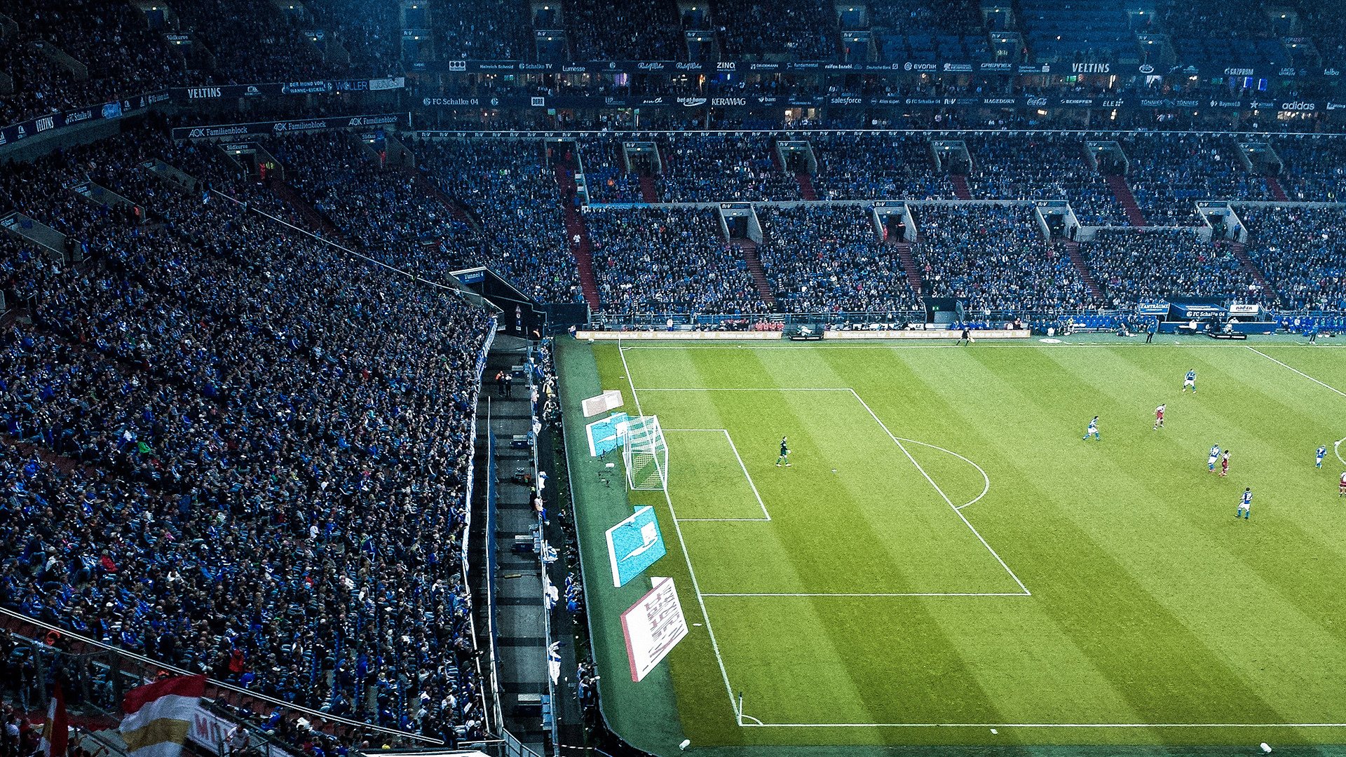 英超焦点战曼联主场迎战利物浦，C罗在关键时刻闪耀全场，英超曼联vs利物浦比赛时间